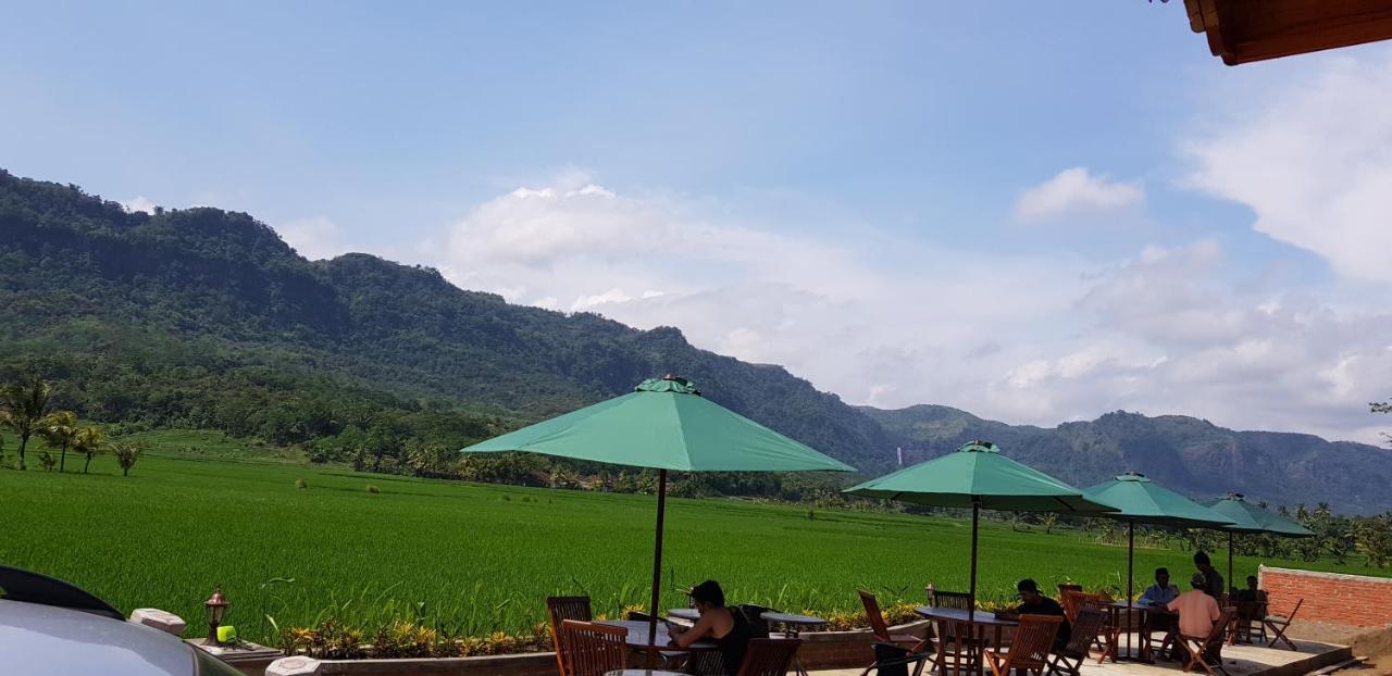 Vila Tenjo Gunung Cilowa エクステリア 写真